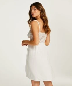 Slipdress Nora Lace -Hunkemöller-Shop 175246 4 1